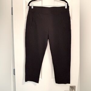 Athleta black capri pants with side slits & pockets - M